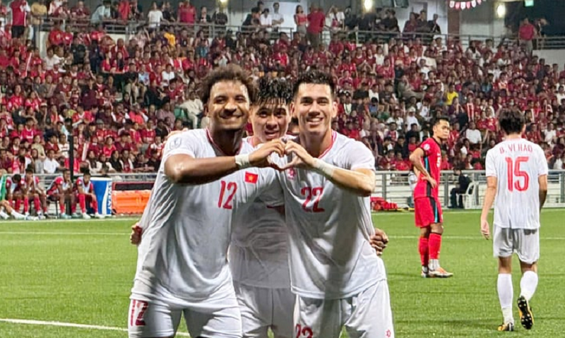 tien-linh-bat-khoc-khi-duoc-xuan-son-nhuong-pen-cau-ay-noi-ai-ghi-ban-khong-quan-trong-quan-trong-la-dt-viet-nam-gianh-chien-thang