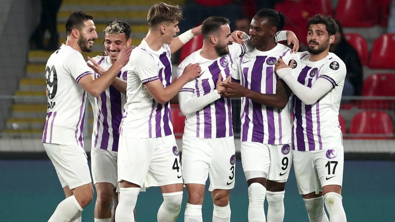 nhan-dinh-soi-keo-besiktas-vs-keciorengucu-luc-00h30-ngay-16-1-2026-2